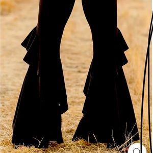 Rodeo Quincy, beautiful, Señorita bells high waisted, black bellbottoms